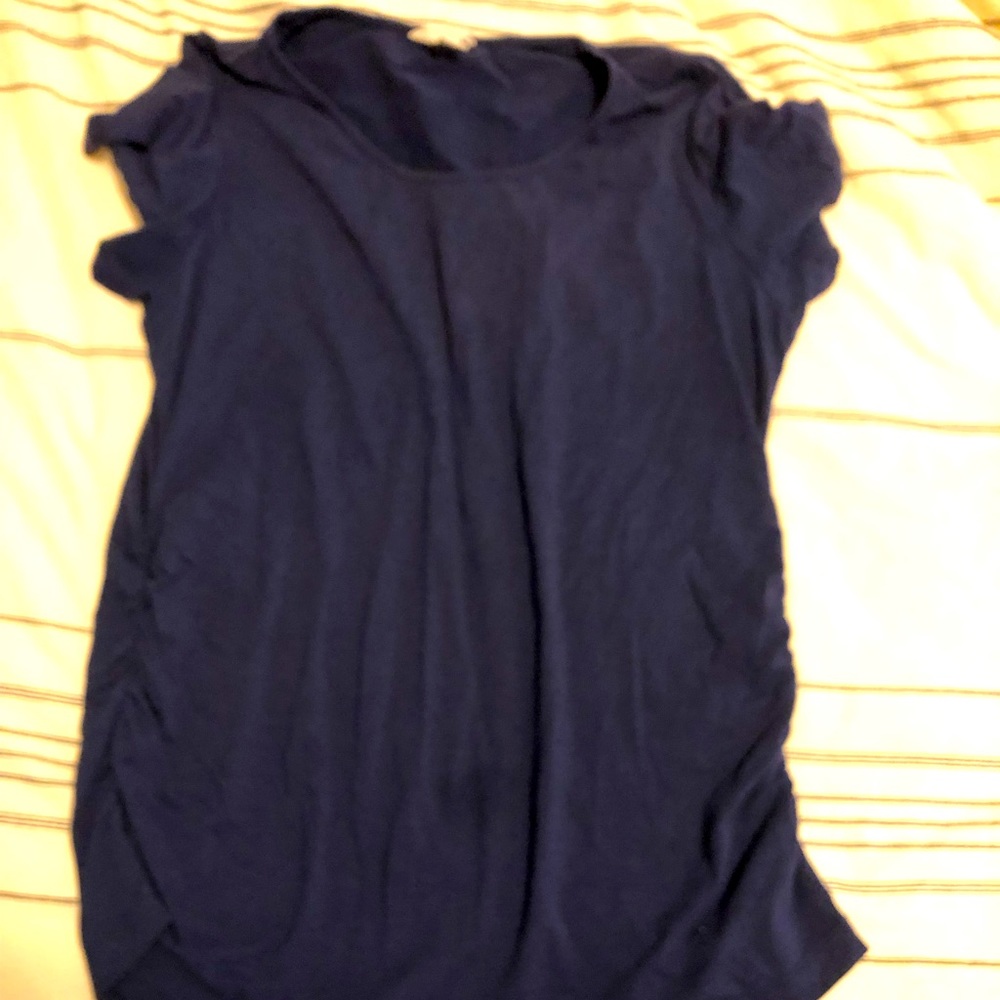 Three seasons maternity tee with rouching- XL